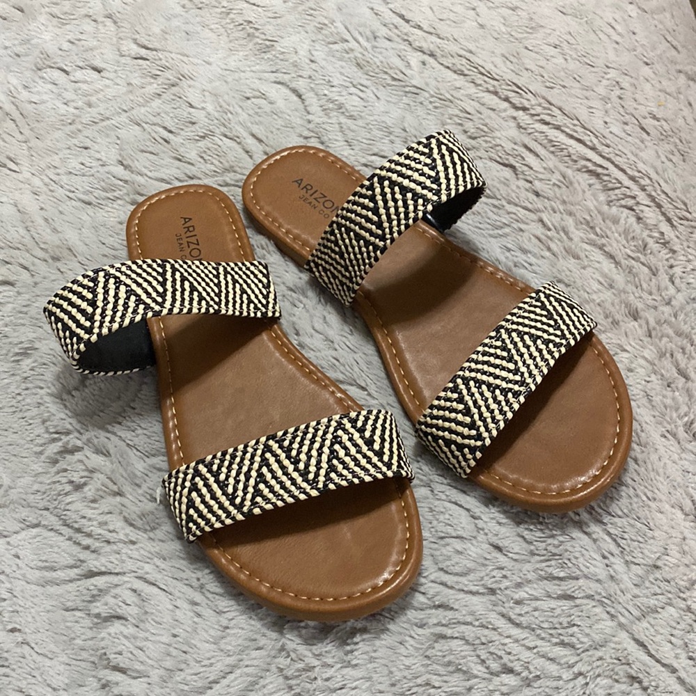 Arizona brown/cream strappy sandals, size 9, brand new